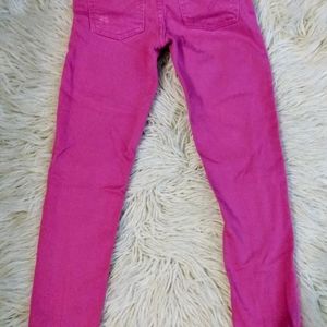 Girls 710 Levi's super skinny ripped type jeans